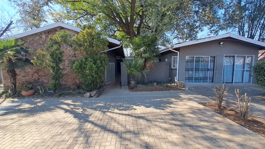 16 Bedroom Property for Sale in Universitas Free State